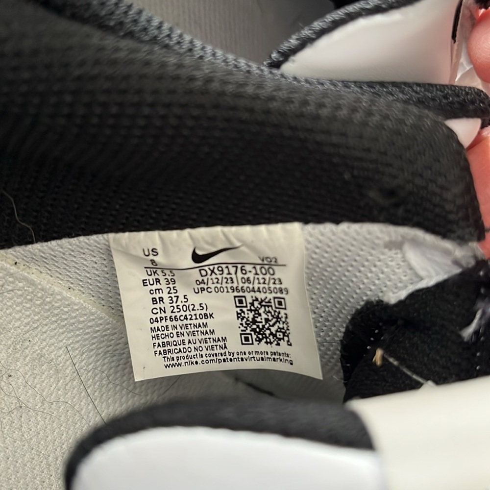 Nike Gamma Force women low sneakers 8 EUC white black - Picture 15 of 16